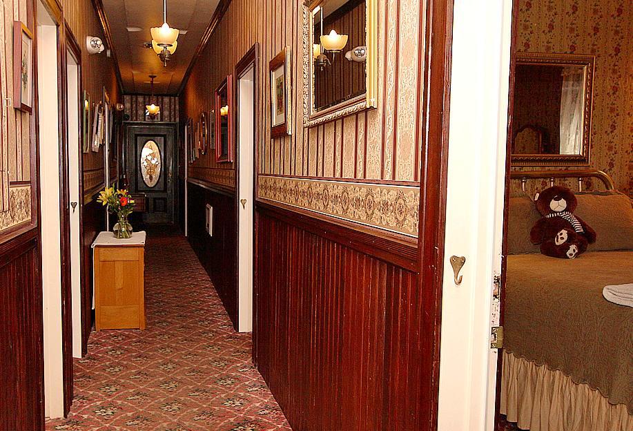 The National Hotel Джеймстаун Екстериор снимка